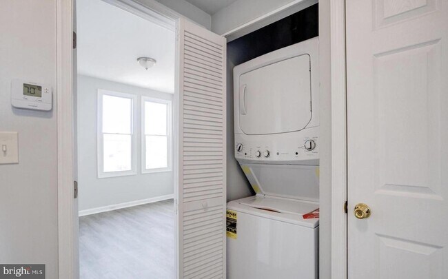 Building Photo - 3007 Oakley Ave