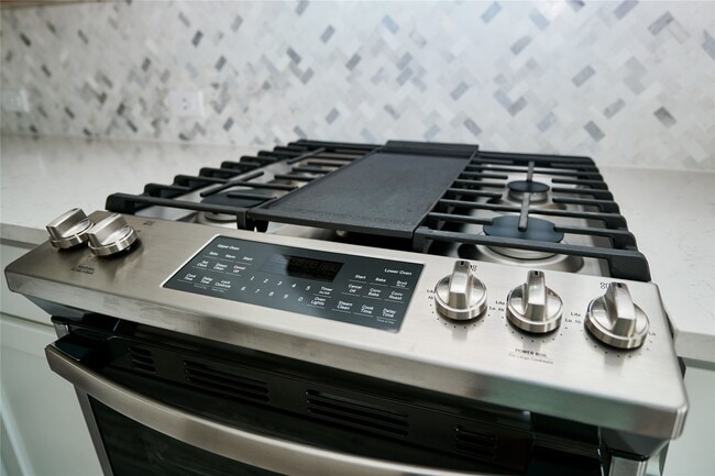 Building Photo - 10647 Whitejacket