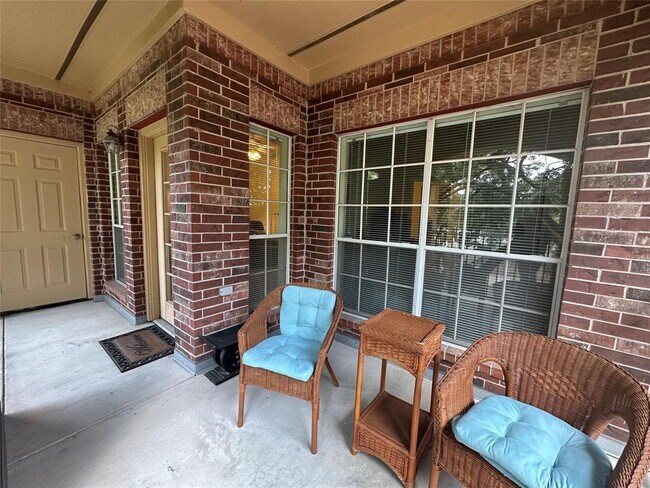 Building Photo - 2815 Kings Crossing Dr