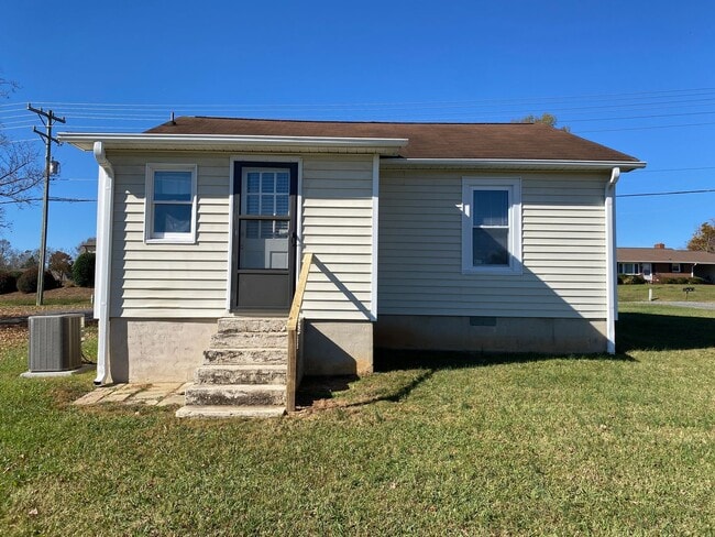 Building Photo - 3251 Harper Rd