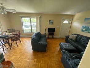 Building Photo - 10 Tangelo Ct