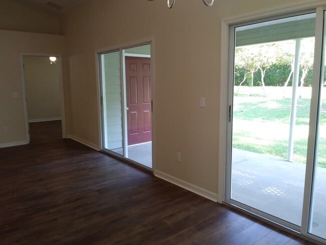 Building Photo - 1608 Akridge Dr