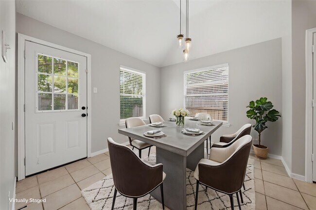 Building Photo - 1607 Sandy Park Dr