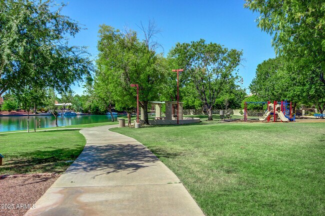 Building Photo - 1347 W Lobo Ave