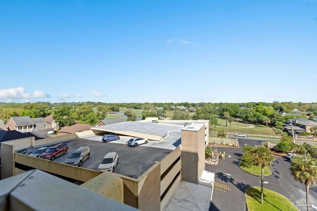 Building Photo - 825 Bayshore Dr