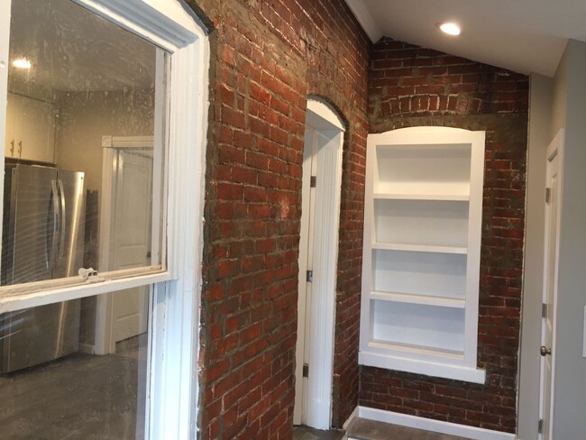 Building Photo - Just renovated 3 bed 2 bath home in emmaus.