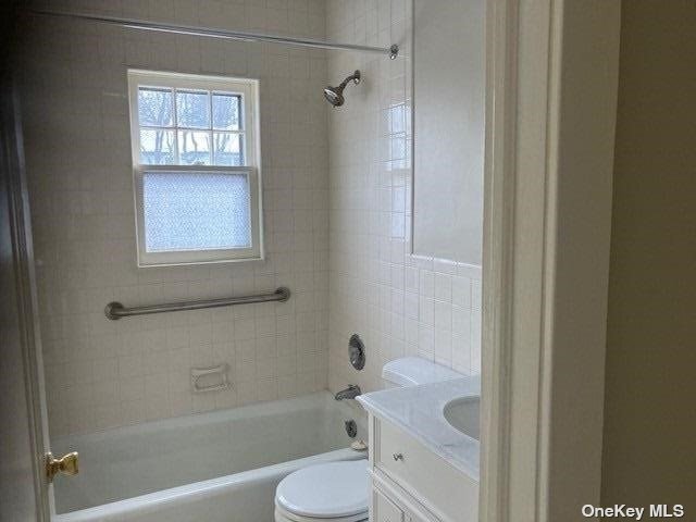 Building Photo - 17 Roslyn Dr