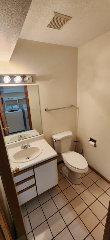Building Photo - 1390 Daleview Dr