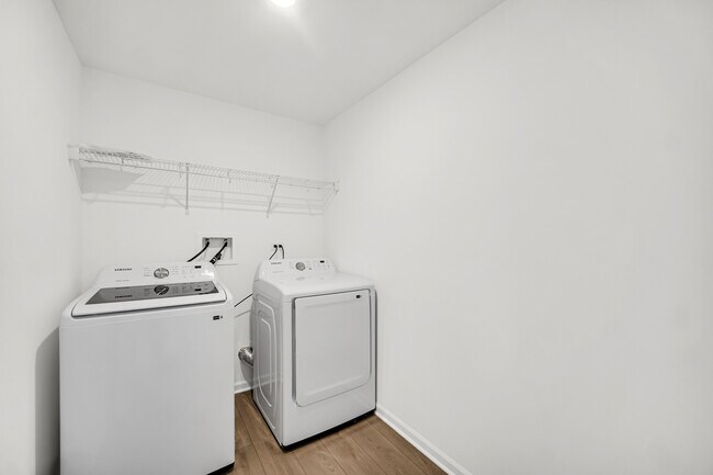 Building Photo - 25718 W Yorkshire Dr