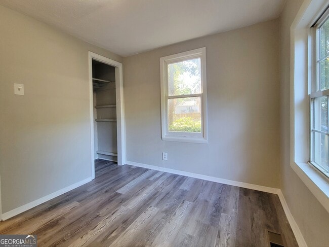 Building Photo - 210 Highland Dr