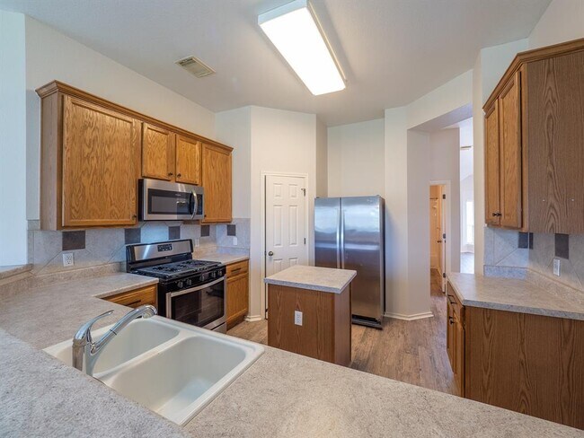 Building Photo - 1727 Rosenborough Ln S