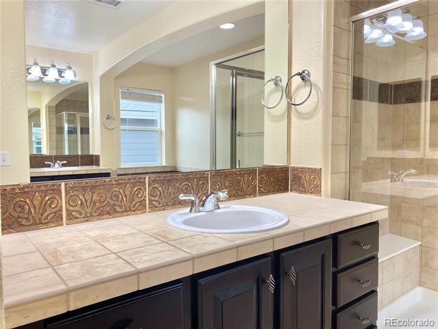 Building Photo - 10786 Glengate Cir