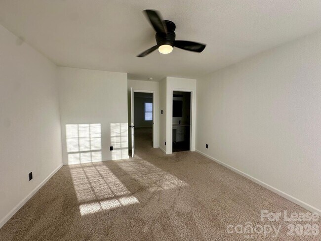 Building Photo - 340 Zander Woods Ct