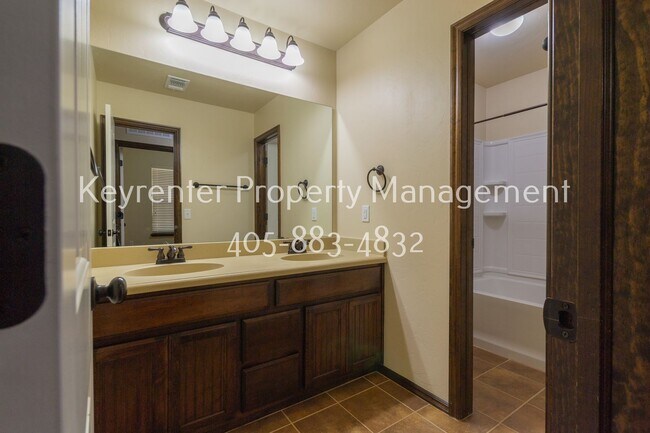 Building Photo - 2405 SW 138th St