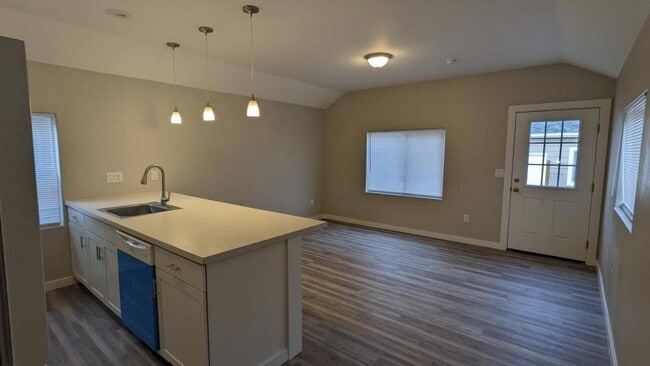 Building Photo - 3973 Hayesville Dr NE