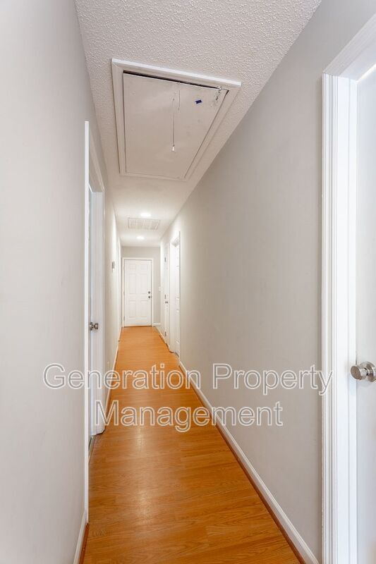 Building Photo - 2005 S Lyerly St