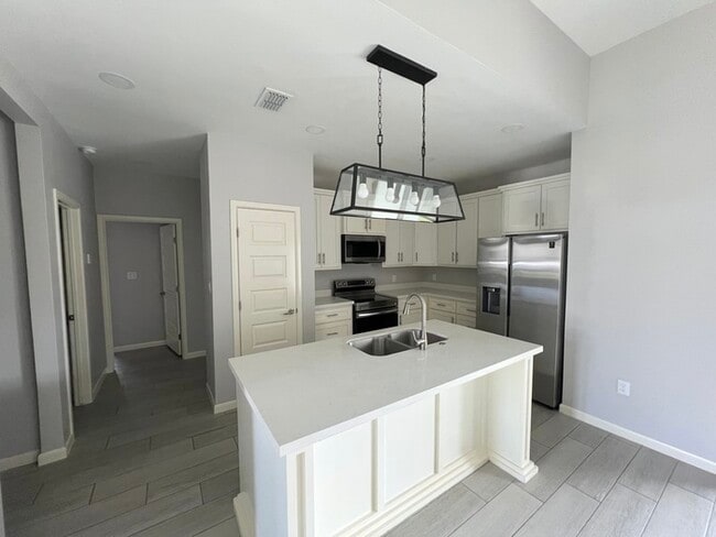 Building Photo - 1862 Castillo St