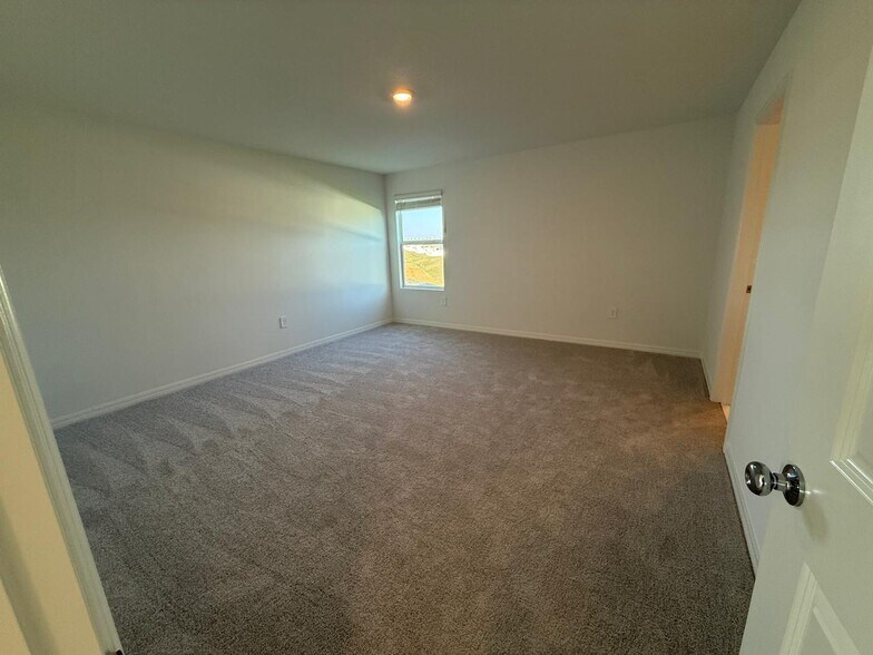 Building Photo - 2049 Albatross Nest Dr