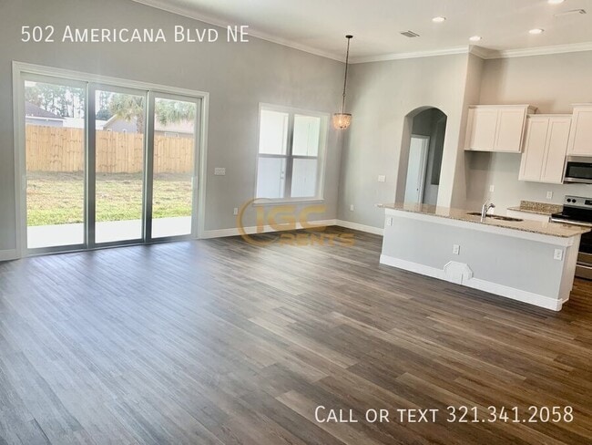 Building Photo - 502 Americana Blvd NE