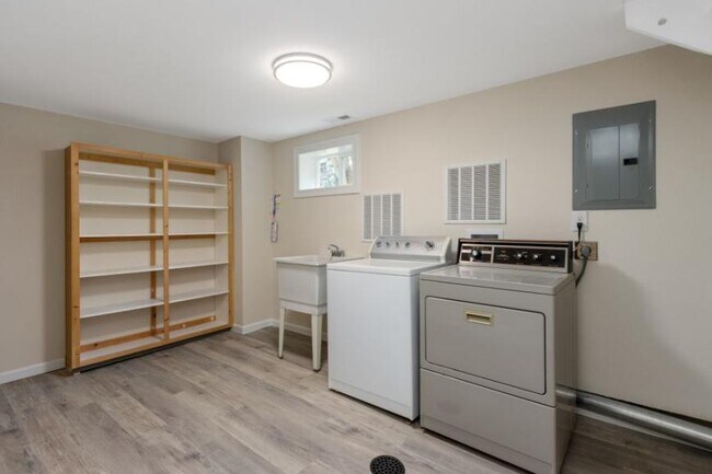 Building Photo - 2 bedroom in Billings MT 59102