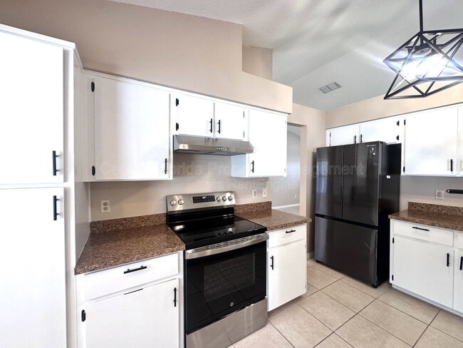 Building Photo - 5130 Sun Palm Dr