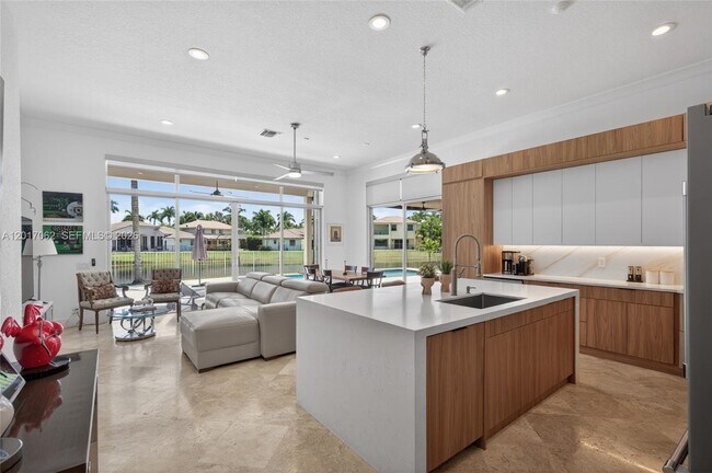 Building Photo - 2576 Bay Pointe Dr