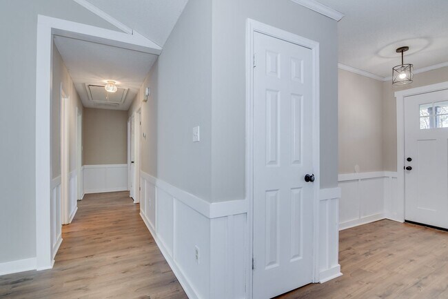 Building Photo - 4 Bedroom Ranch in Columbia County