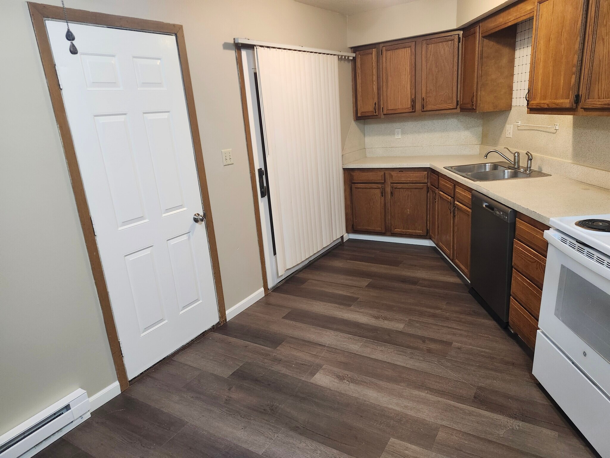 Building Photo - 2448 Wilshire Dr