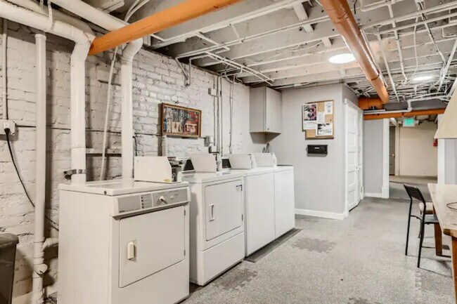 Building Photo - 1666 Detroit St