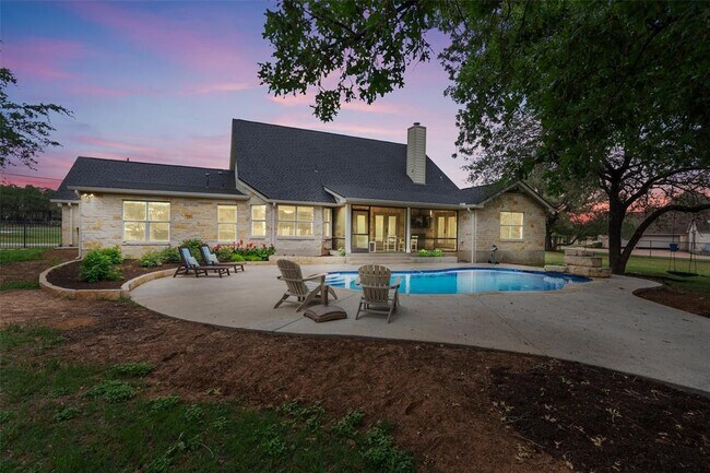 Building Photo - 208 Neal Dr