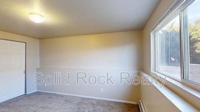 Building Photo - 335 Ruskin Dr