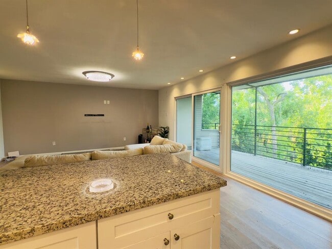 Building Photo - 8211 Katy Fwy