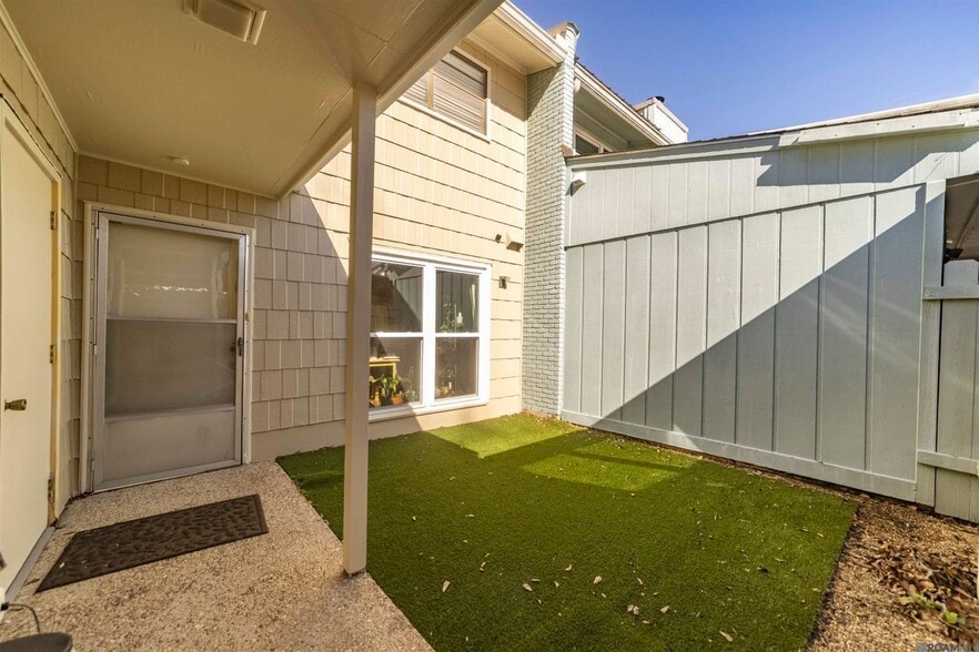 Building Photo - 5648 Riverstone Dr