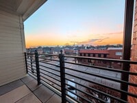 Building Photo - 700 Main St