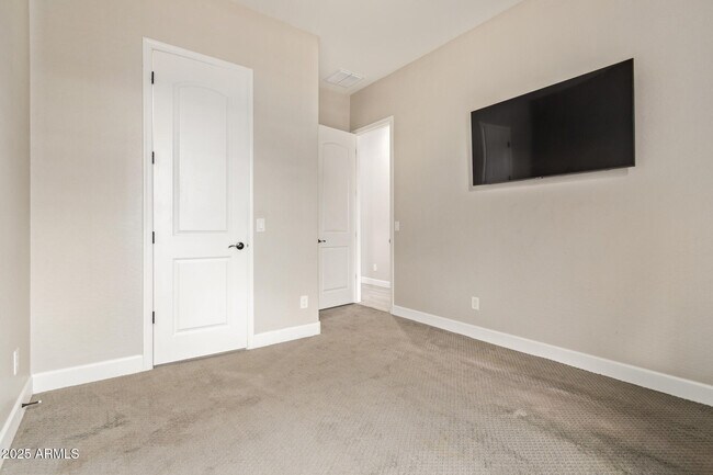 Building Photo - 11807 W Pkwy Ln