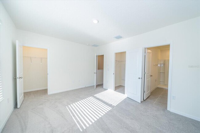 Building Photo - 16642 Maude Dr
