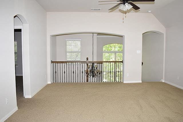 Building Photo - 5140 Chinquapin Dr