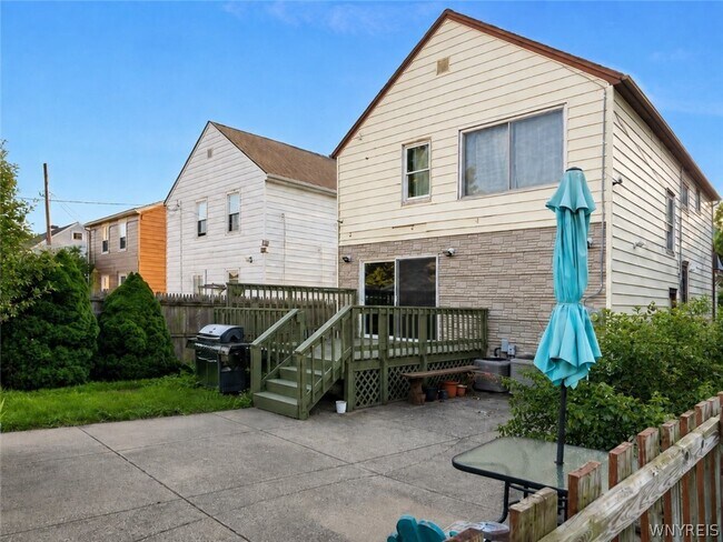 Building Photo - 19 Hobmoor Ave