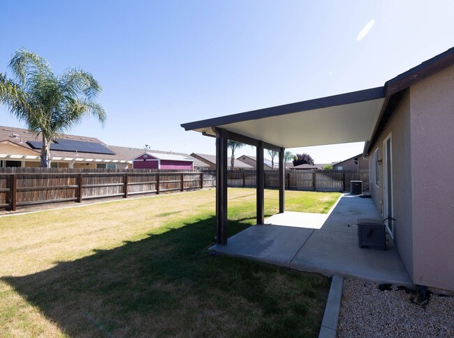 Building Photo - Lovely 3 bedroom home for rent in Hanford CA