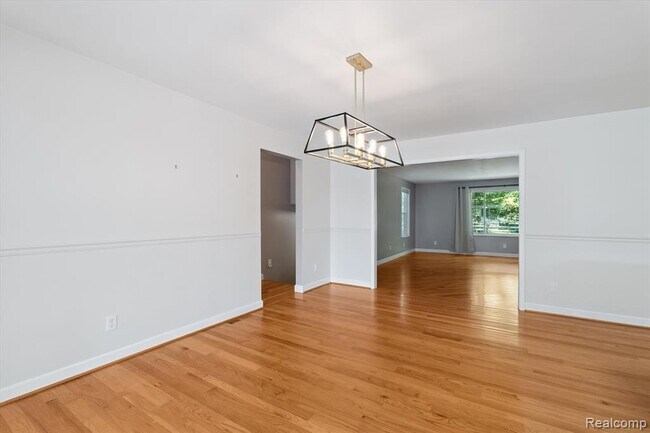 Building Photo - 2860 E Coon Lake Rd