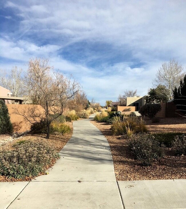 Building Photo - 4 Avenida Vista Esquisita