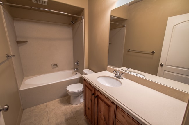 Building Photo - Italian Villages | 3-Bedroom Naples