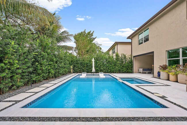 Building Photo - 4310 Buttonwood Dr