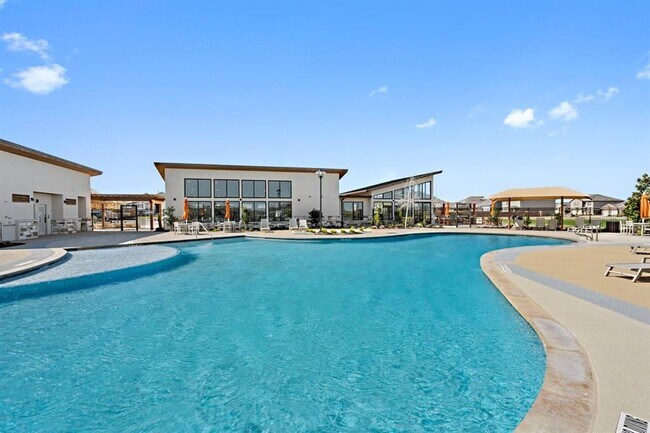 Building Photo - 401 White Steppe Way