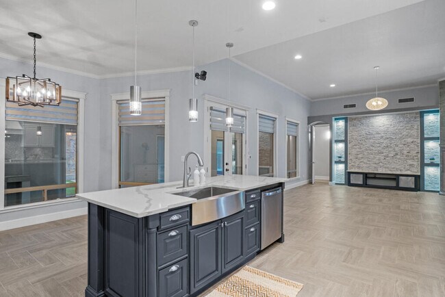 Building Photo - 6464 Snowheights Ct