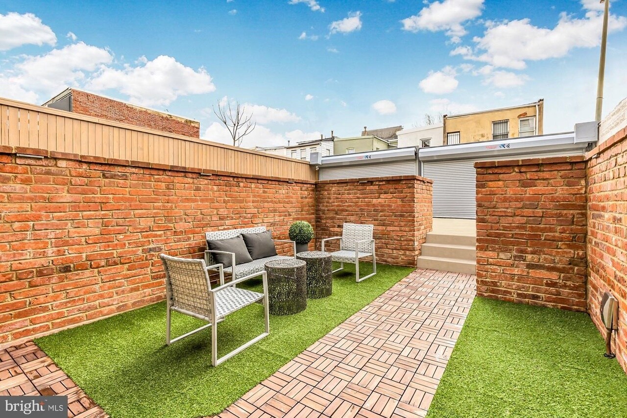 Private back patio - 70 Q St NW