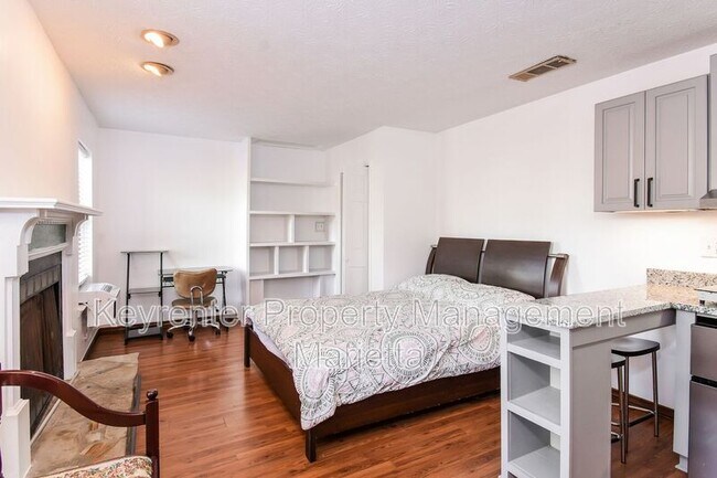 Building Photo - 1312 Brandl Dr SW