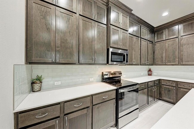 Building Photo - 3108 E 51st St