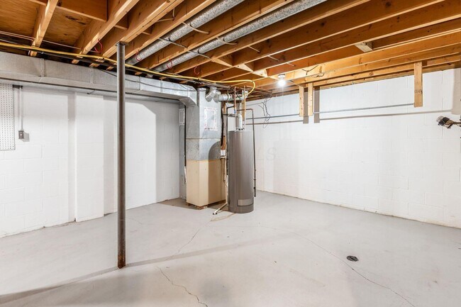 Building Photo - 8287 Talia Ct