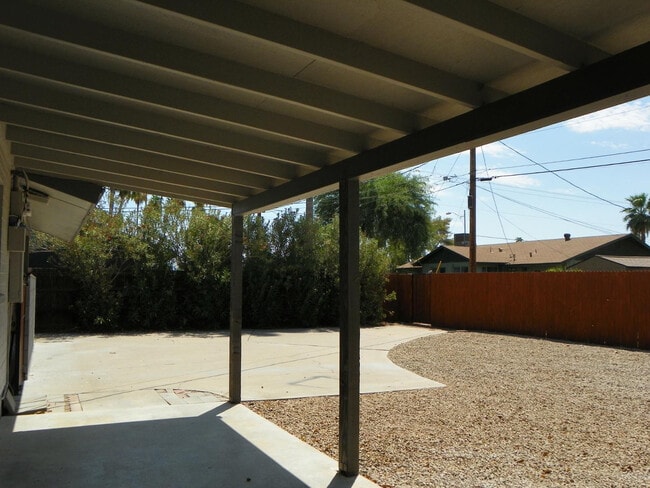 Building Photo - 8337 E Meadowbrook Ave